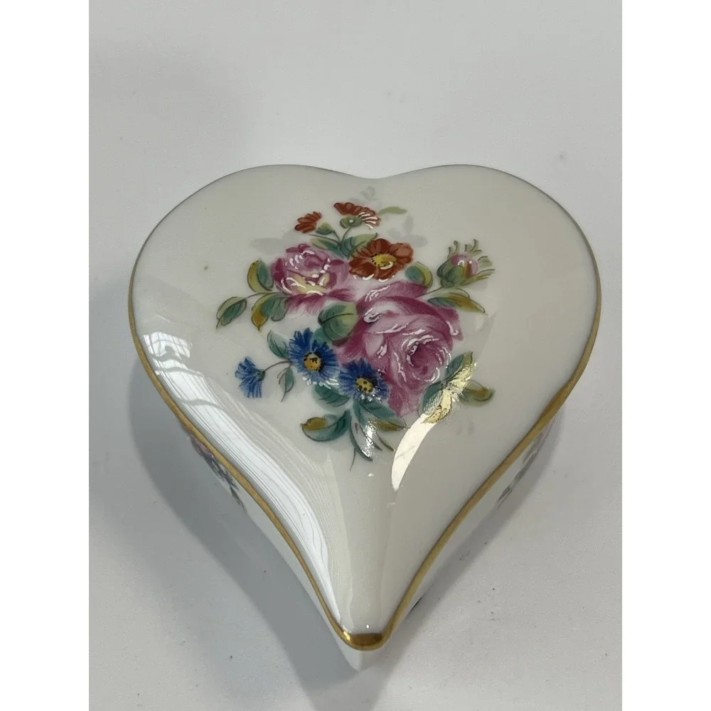 Limoges Castel France‎ White Porcelain Floral Trinket Box Gold Trim ~ Vintage~